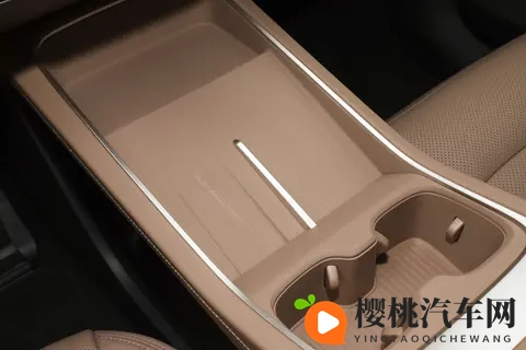 中型纯电SUV市场络绎不绝,一步到位的乐道L60的产品力可长期家用-2