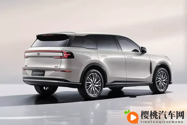 将界2精彩片段：科技革新！未来汽车引领潮流解析-1