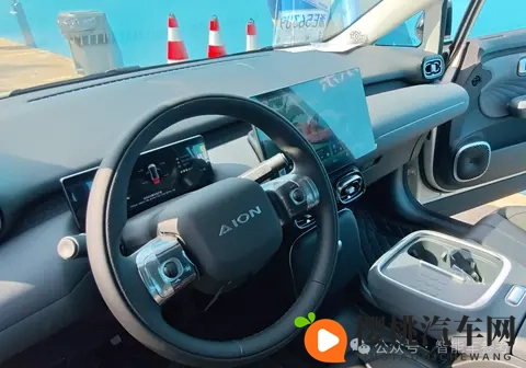 刘强东入局换电：京东5万开卖“网约车神车”，88秒补能500km-2