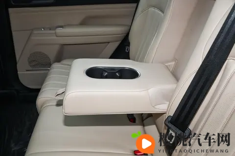 开了2025款捷途山海L7 PLUS,我觉得家用SUV就应该这样-2