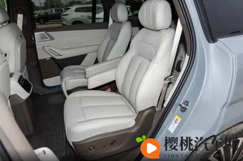 我和老婆真实的3p经历：夫妻间真实的三人行经历分享-2