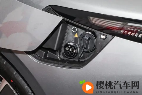 旗舰实力展现:星纪元ES增程版Ultra四驱的全方位解读-1