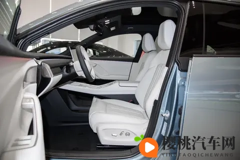 蔚来乐道L60四驱版,续航707km,四驱+无框车门,家用真香!-3