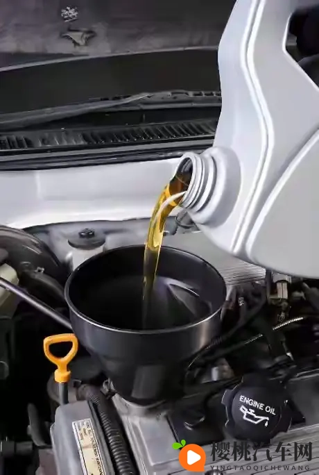 机油多久换一次?2025实测+车型适配指南,新手避坑不花冤枉钱-1