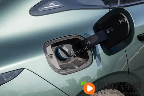 年轻人第一台C级车，星纪元ES来了，长续航+真智能+云台底盘-1