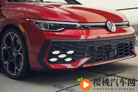 2026款高尔夫GTI来袭,20T可69秒破百,燃油钢炮还有未来吗?-1
