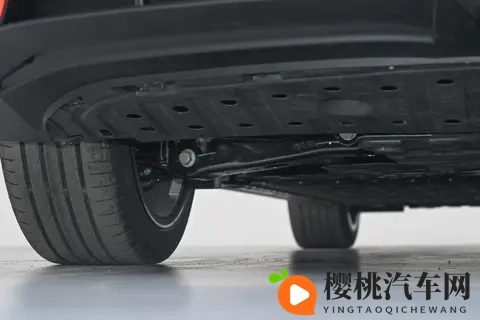 深蓝L06预售1399万元起，入门即满配，灵动外观+智能配置-1