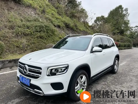 三年折半!家用奶爸看过来,白色奔驰GLB200代步优选-1