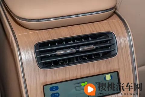 全家试驾星纪元ET,3000mm轴距真能装下幸福?全景天幕+飞鱼底盘-1