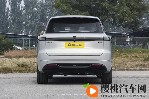 家庭六座SUV,深蓝S09适合带全家出行,实用又舒服-1
