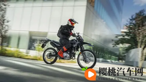 一款小型雅马哈耐力赛摩托车 WR 125 R,具有可变气门正时功能-1