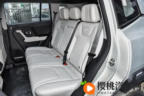 带全家自驾游,这款SUV真四驱、续航1500公里,够不够全能?-2