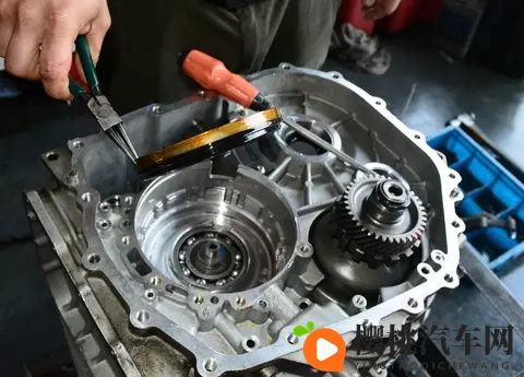 性爰动态：汽车行业新风向：科技驱动个性化定制-2