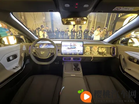 1058 万起 零跑Lafa 5 正式开启预售-3