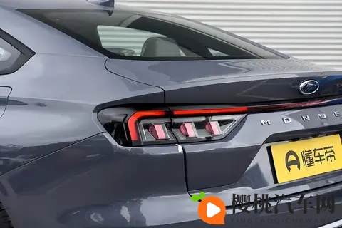 跑了1万公里后才发现,这类B级车真能做到动力和省油兼得-2