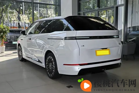 纯电续航452km，综合续航1602km，搭60L大油箱，小鹏X9增程版预售-1