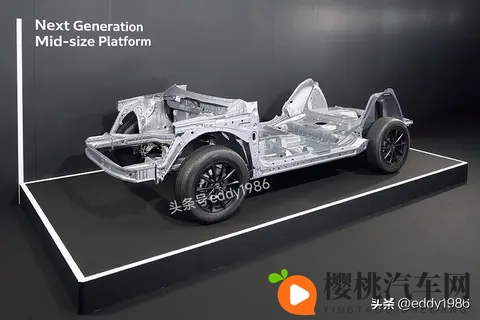 坏人用羽毛刷妈妈的脚底心文章：汽车养护细节，守护爱车“脚底”安全-3