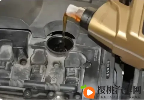 拖到修理厂拆开一看,机油泵都快憋坏了,盲目加0W-20机油的代价-2