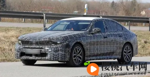 直接量产“概念车”?宝马全新“5系”曝光,内饰有些夸张了!-2