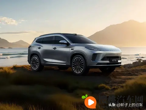 三联屏+豪华内饰，星途ET5：科技与质感双向奔赴-2