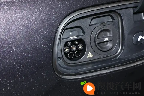 乐道L90 2025款 七座版Ultra：家用纯电SUV的高性价比之选-2