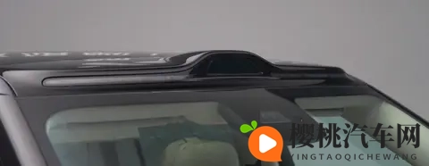 移动的艺术品，大V博主镜头下的智己LS9与陆家嘴光影秀-2