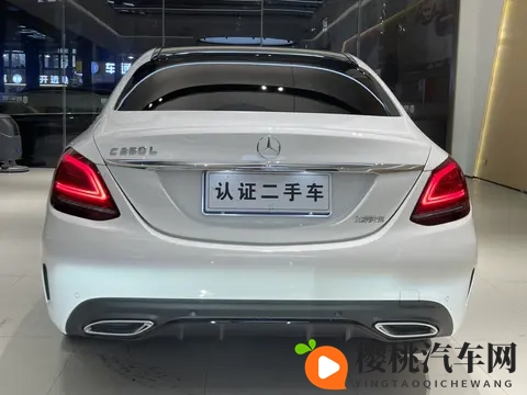 开了不到一年就换?准新一手奔驰C级,这价格真香!-1