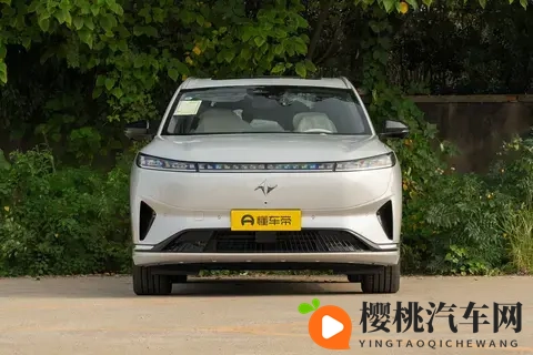 试驾eπ008五座版:让全家人都满意的家用车,到底什么样?-1