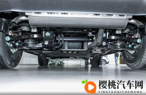 单月销量超20000台！这台中大型硬派越野让人意外，起步价1798万-3