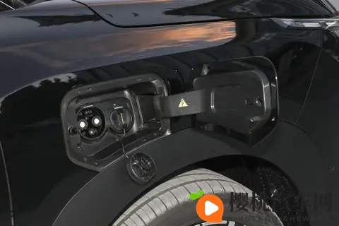 预售价不到13万,配置丰富,动力兼顾能耗,AION i60适合家用-1