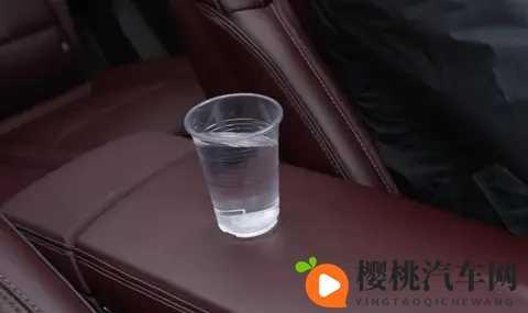 白丝 爆乳:汽车设计新潮流:优雅与动感的完美邂逅-2