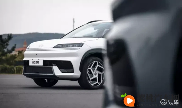 18岁软件:智能驾驶新潮流:18岁软件引领未来出行-1