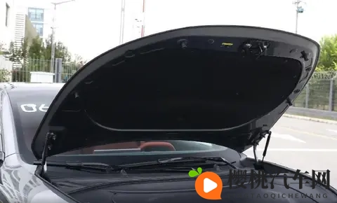 30万级家轿新选择!阿维塔12四激光版让智能出行更舒心-3