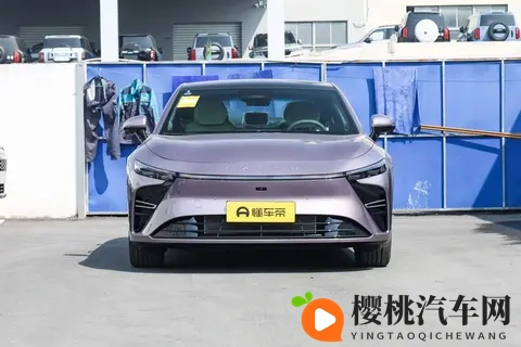 试驾星纪元ES,全家人都满意,综合续航1645公里,性价比确实高!-2