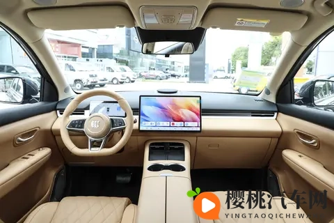 230km纯电续航+电混四驱 12万级蓝电E5 PLUS值不值得冲？-1