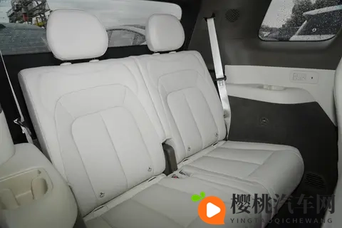 带全家出行，我选择腾势 N8L 的原因：空间、配置兼顾实用与经济-3