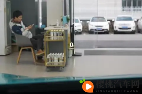 全系激光雷达+8295芯片,预售1499万起,这款车能火吗?-1