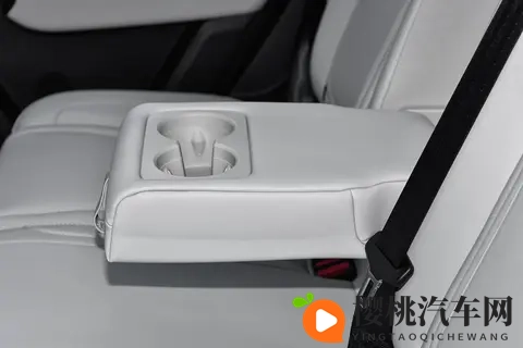 带娃奶爸买车,为什么我选了15万级的混动方盒子?-3