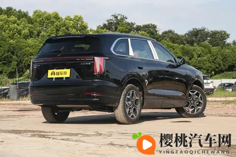 15万级旅行小房车！标配双冰箱+大沙发，适合全家出行-2