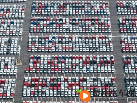 国产精品一卡二卡三卡：重卡新潮流，一卡二卡三卡领跑市场-3