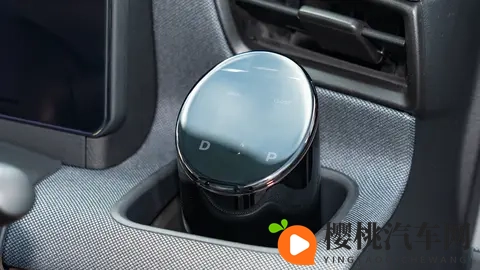 电动车变移动发电站?日产推出创新太阳能电池板!-3