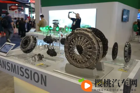 涉黄软件:汽车软件安全隐忧:车内娱乐风险大揭秘-1