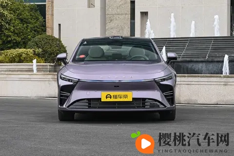 星纪元 ES 2025 款增程 Ultra 四驱旗舰，实用与质感兼顾-1