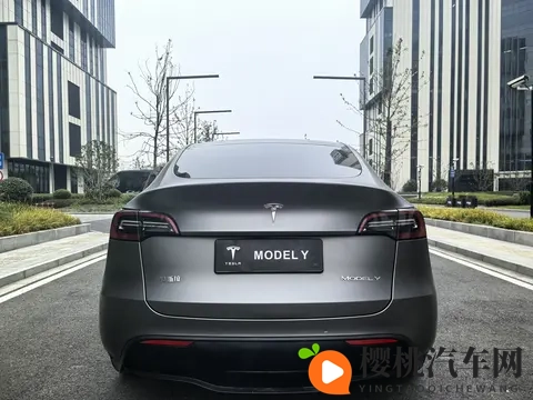15万不到拿下代步神器?22年特斯拉Model Y,通勤家用都合适-2