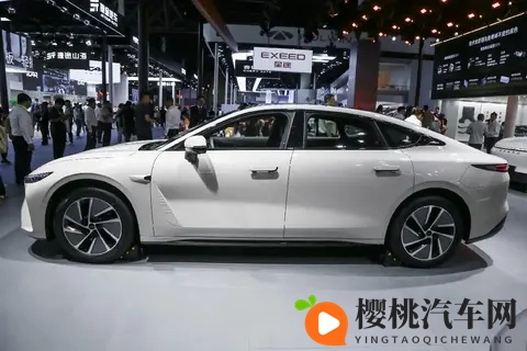 2025款星纪元ES，轴距3米，增程纯电可选，8295+Orin X+激光雷达-3