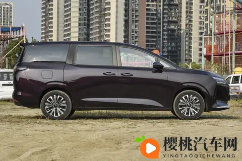 73万起神车价！五菱星光730优缺点一览，低配直接忽略-2