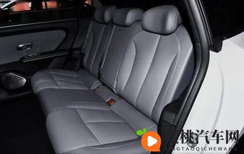 长安启源A06：15万级别纯电车型，续航持久 ，配置丰富-3