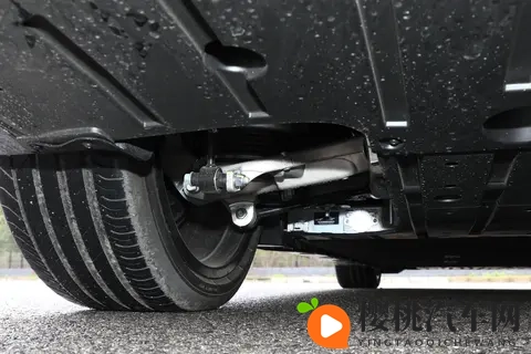 不止代步!阿维塔 12 皇家剧院版,把私人剧院搬进车里-1