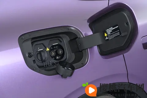 深蓝L06:十三万级纯电轿车的性能与智能新标杆!-3