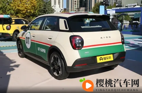 又一款新车上市,续航500km,99秒换电,499万起-3